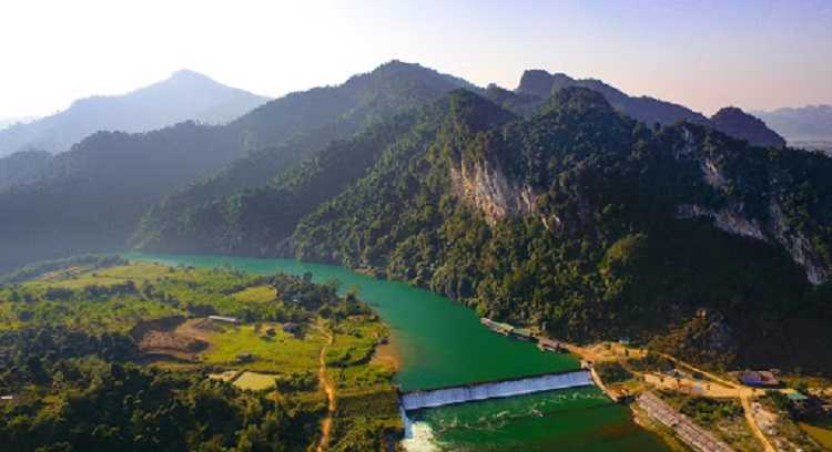 Vườn Quốc Gia Pù Mát là một khu du lịch sinh thái rừng nguyên sinh tự nhiên của tỉnh Nghệ An