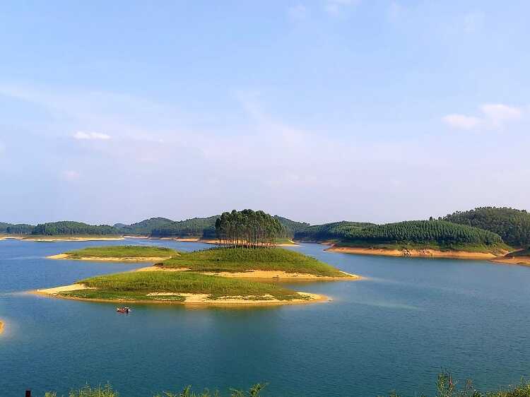 Đi du lịch Hồ Thác Bà Yên Bái mùa nào đẹp nhất