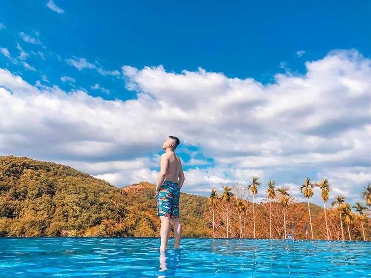 Hồ bơi vô cực triệu View tại Orchard Resort