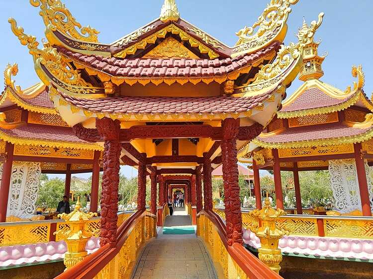 Kiến trúc độc đáo của chùa Vạn Phước lớn nhất Bến Tre