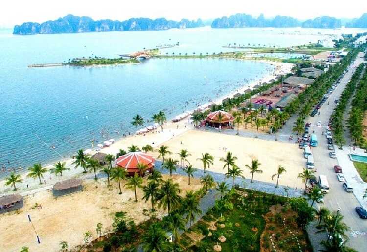 Đảo Tuần Châu với cảnh quan thiên nhiên như gọi mời du khách.