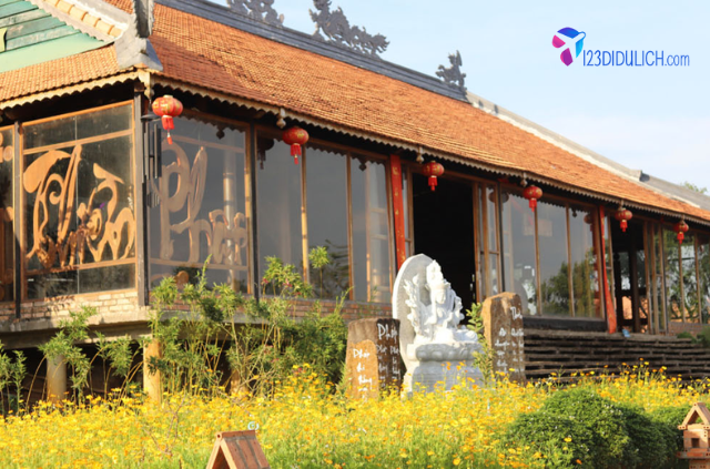 Chùa Trà là điểm du lịch không thể bỏ qua khi đến thăm Bảo Lộc